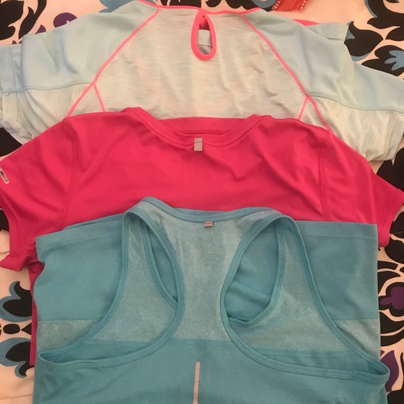 Workout tops - Picture 2 of 6